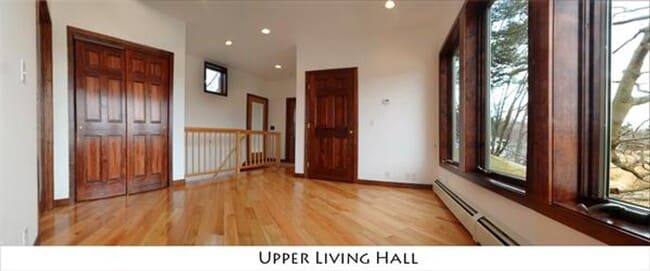 Building Photo - Year-Round Riverfront Home in Gloucester (Pet-Friendly)