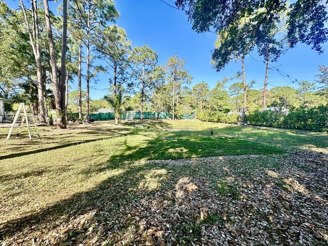 Building Photo - 13619 57th Pl N