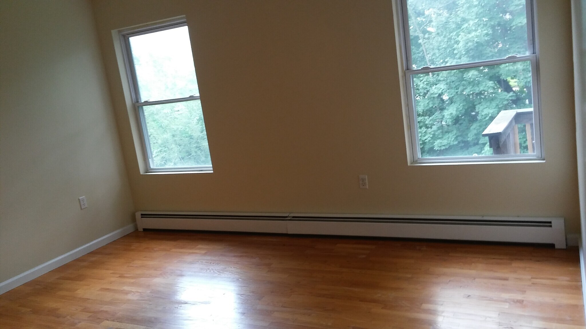 Master Bedroom 14x14 - 286 Shaler Blvd
