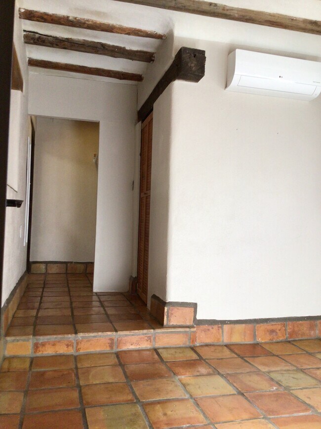 Building Photo - 1613 Calle Torreon