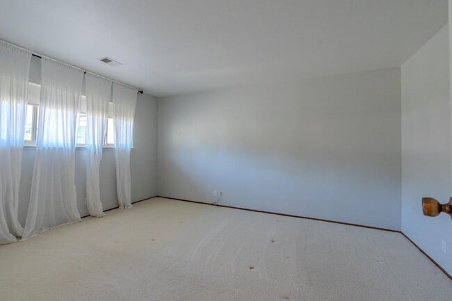 Building Photo - 985 Big Bend Dr