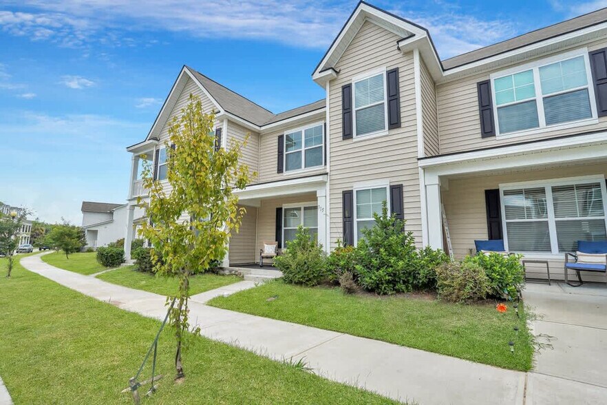 Building Photo - 321 Dogwood Cir