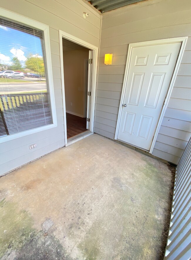 Building Photo - Available August 2026!