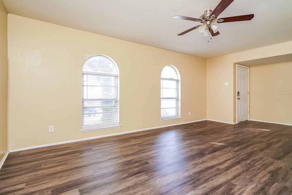 Building Photo - 3214 Greentree Dr