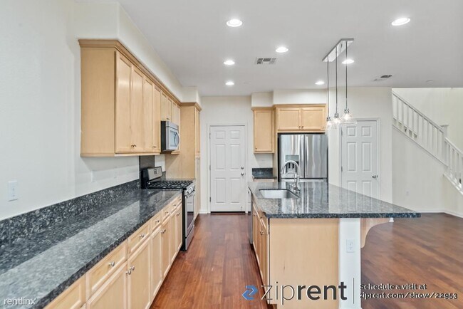 Building Photo - 5 br, 3 bath House - 334 Pacifica Drive, B...