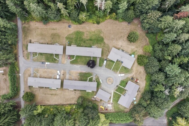 Building Photo - 12761 Lala Cove Ln SE