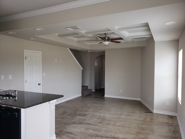 Building Photo - Townhome for rent