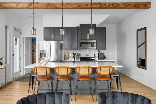 Building Photo - 12B Fern Ave