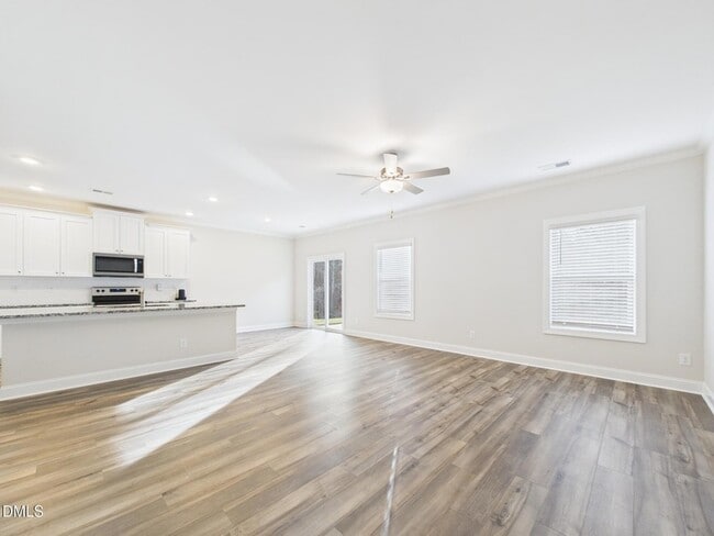 Building Photo - 110 Symmetry Lp