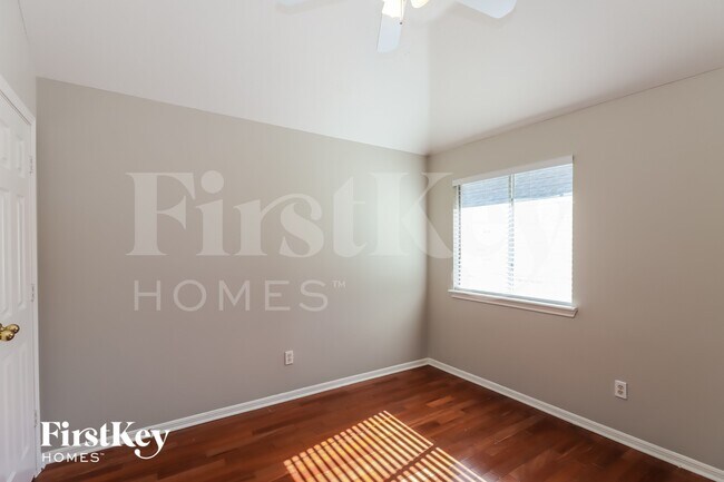 Building Photo - 12831 Pheasant Lake Ct