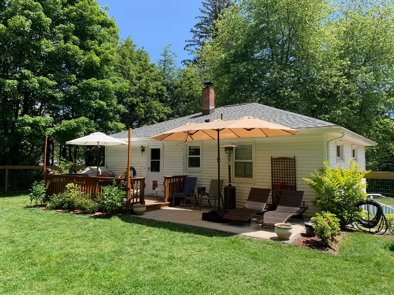 Building Photo - 4 Maplewood Dr