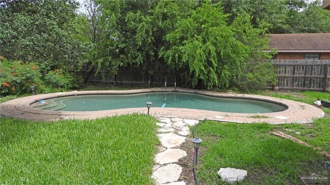 Building Photo - 2301 Anacua Cir