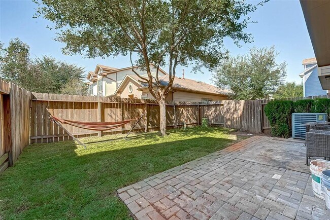 Building Photo - 3216 Clearview Cir