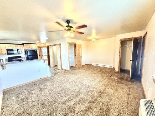 Building Photo - 3724 Travertine Way
