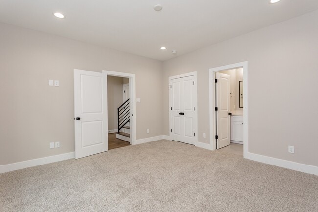 Building Photo - 1439 W 25th St