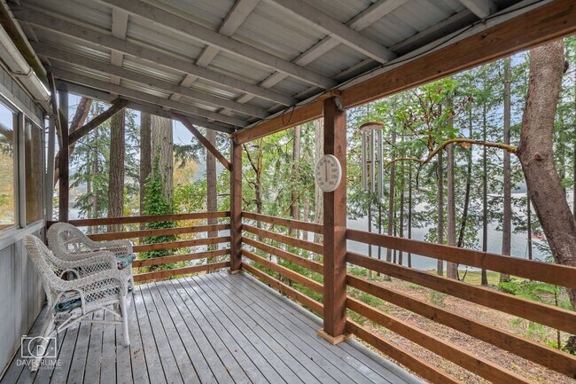 Building Photo - Waterfront 2-Bedroom Home with Scenic Views