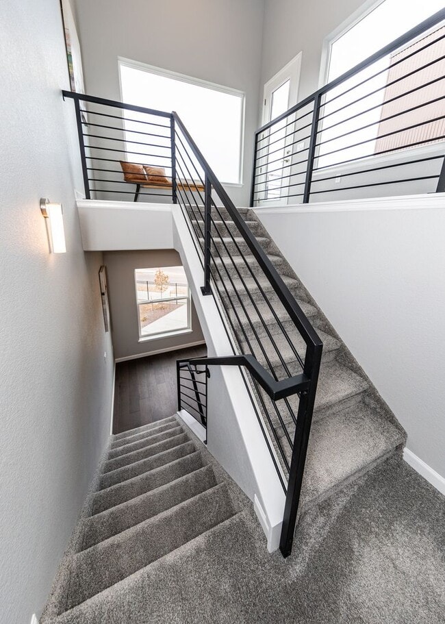 Building Photo - Luxury Executive Westside Townhouse with E...