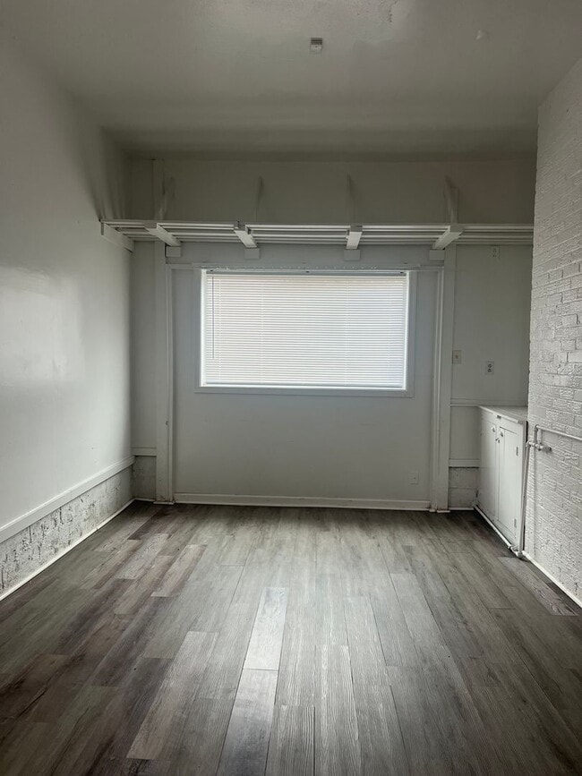 Building Photo - 11 Markham Dr