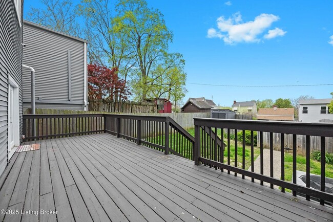 Building Photo - Spacious Home in the Heart of Clifton