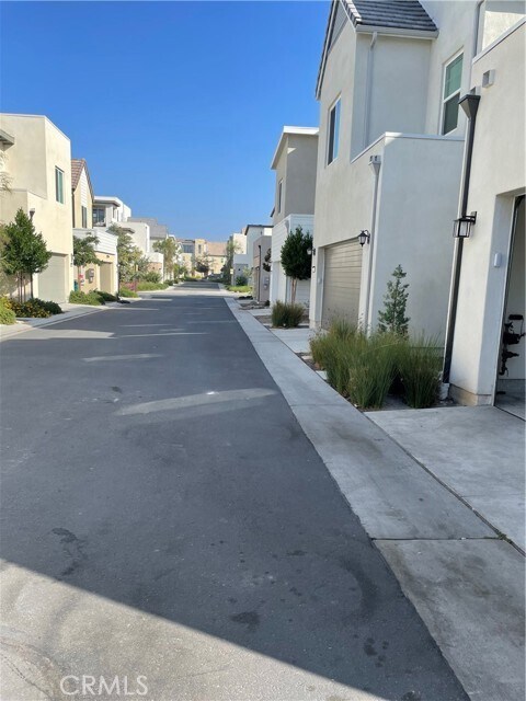 Building Photo - 116 Scale