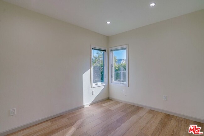 Building Photo - 4725 Sawtelle Blvd