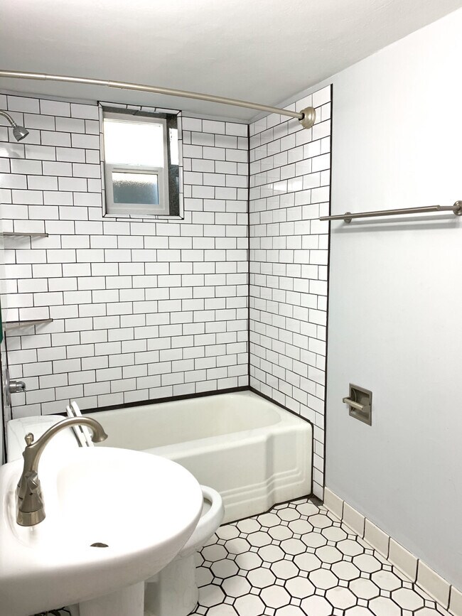 Building Photo - Tenth East Apartments