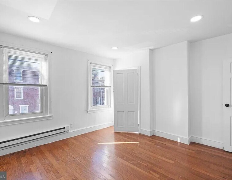 Building Photo - 1301 Lancaster Ave