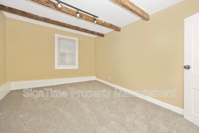 Building Photo - 106 Potomac St
