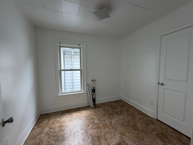 Building Photo - 913 N 7th St