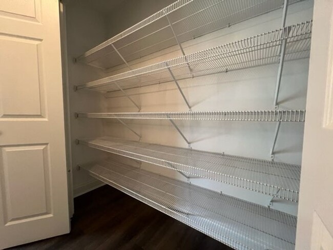 Building Photo - 4 Bedroom, 2 Bath Home in Lee County!