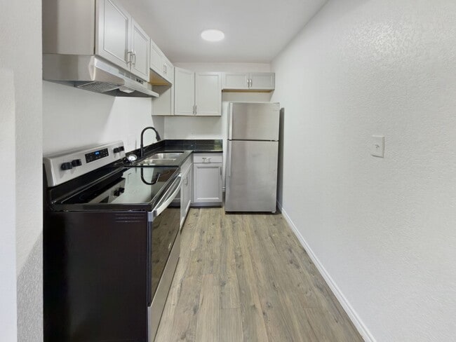 Building Photo - 515 Bremser Ave