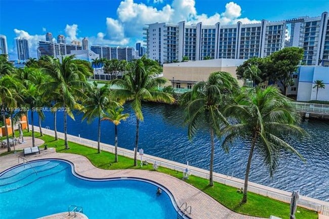 Building Photo - 3330 NE 190th St