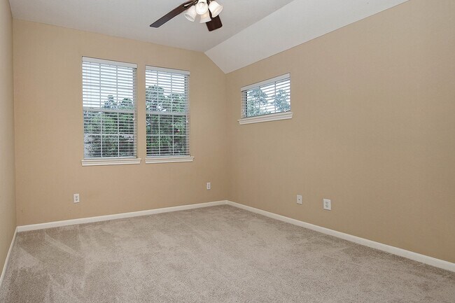 Building Photo - 19 Patina Pines Pl