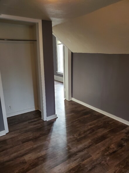 Building Photo - 548 Beech St