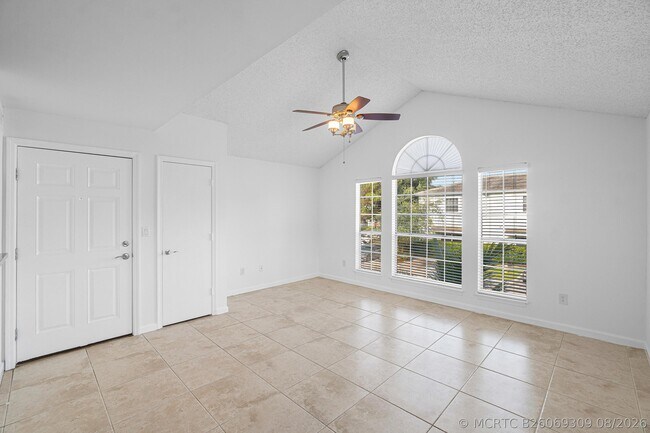 Building Photo - 1345 Crystal Way