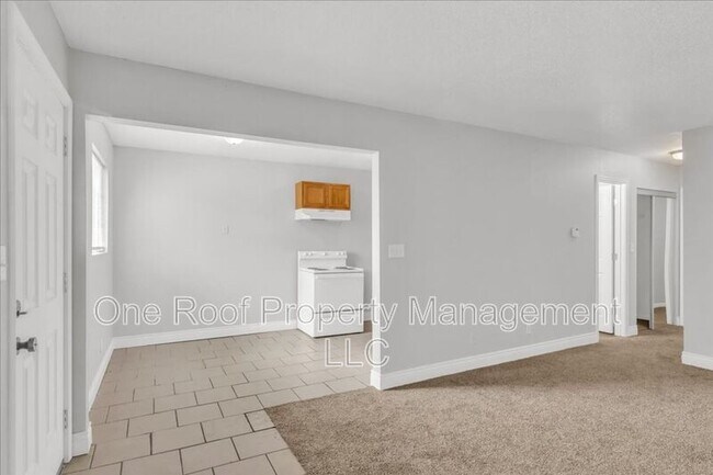 Building Photo - 2000 Chateau Dr
