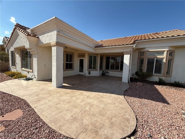 Building Photo - 10513 Longwood Dr
