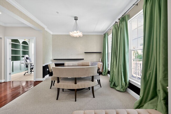 Building Photo - 4 Bed, 4.5 Bath Single Family Home in Clar...