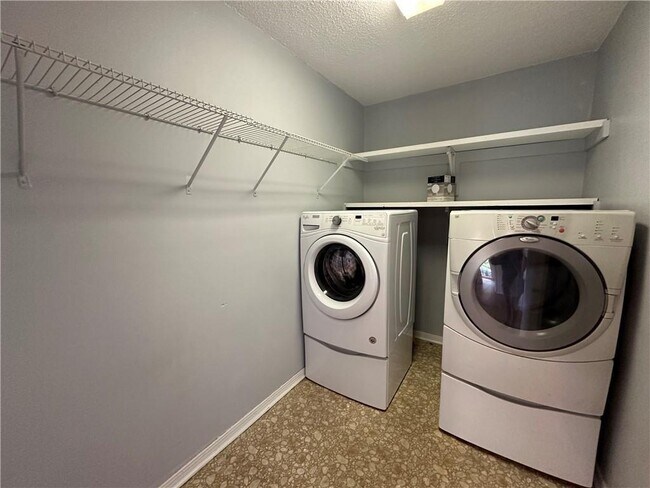 Building Photo - 6750 Browder Dr