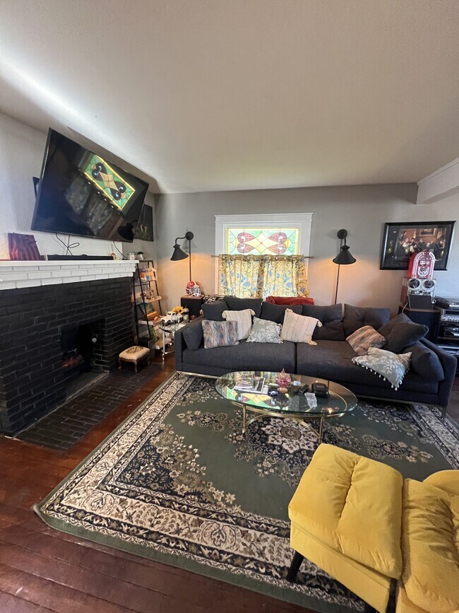 Building Photo - 424 Grover St