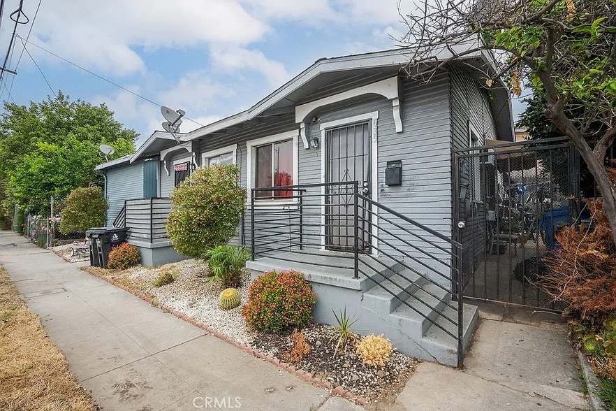 Building Photo - 635 W Avenue 28