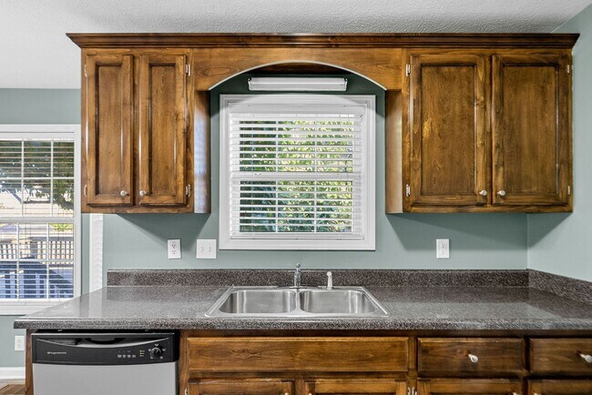 Building Photo - Lovely Home in Arbor Greene Neighborhood w...
