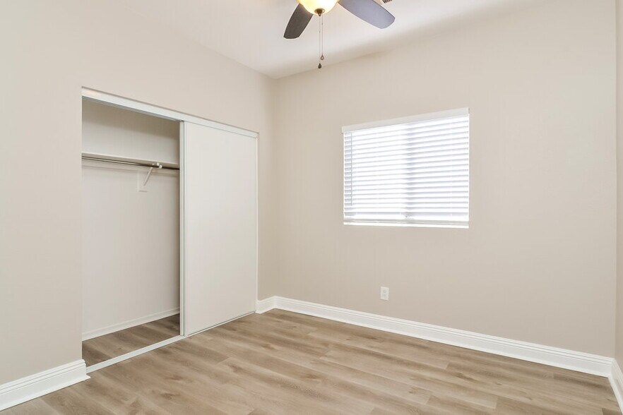 Building Photo - 740 Cam La Paz