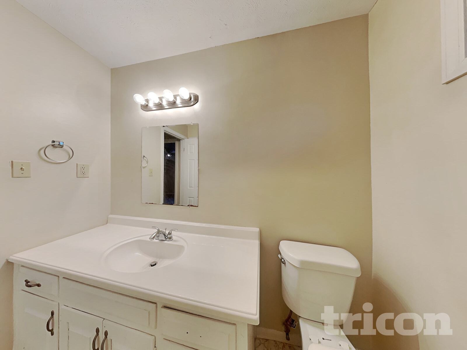 Building Photo - 832 S Deshon Rd