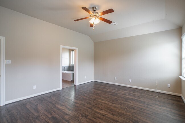 Building Photo - 99 West Wading Pond Circle