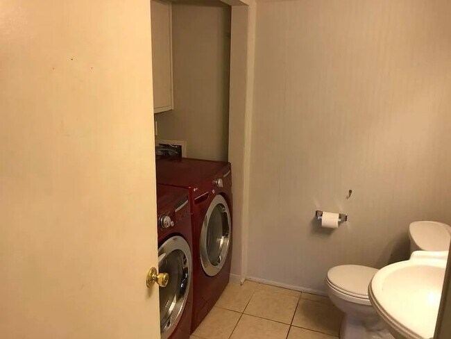 Building Photo - 10432 Hammerly Blvd