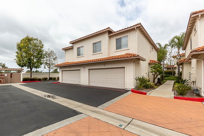 Building Photo - ***3 BED 2.5 BATH TOWNHOME***OCEANSIDE***