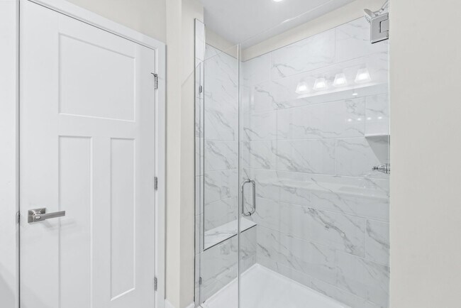 Building Photo - (Coming Soon) 3 Bedroom Townhome minutes from South End!