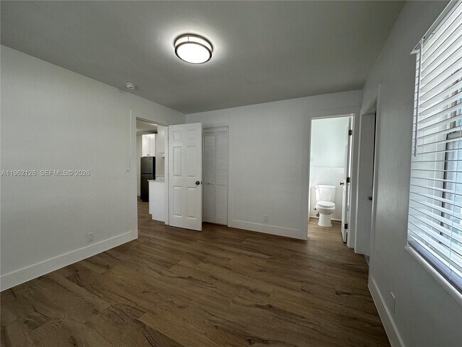 Building Photo - 4236 Sea Grape Dr