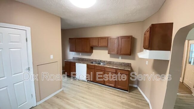 Building Photo - 830 St Clair Ave